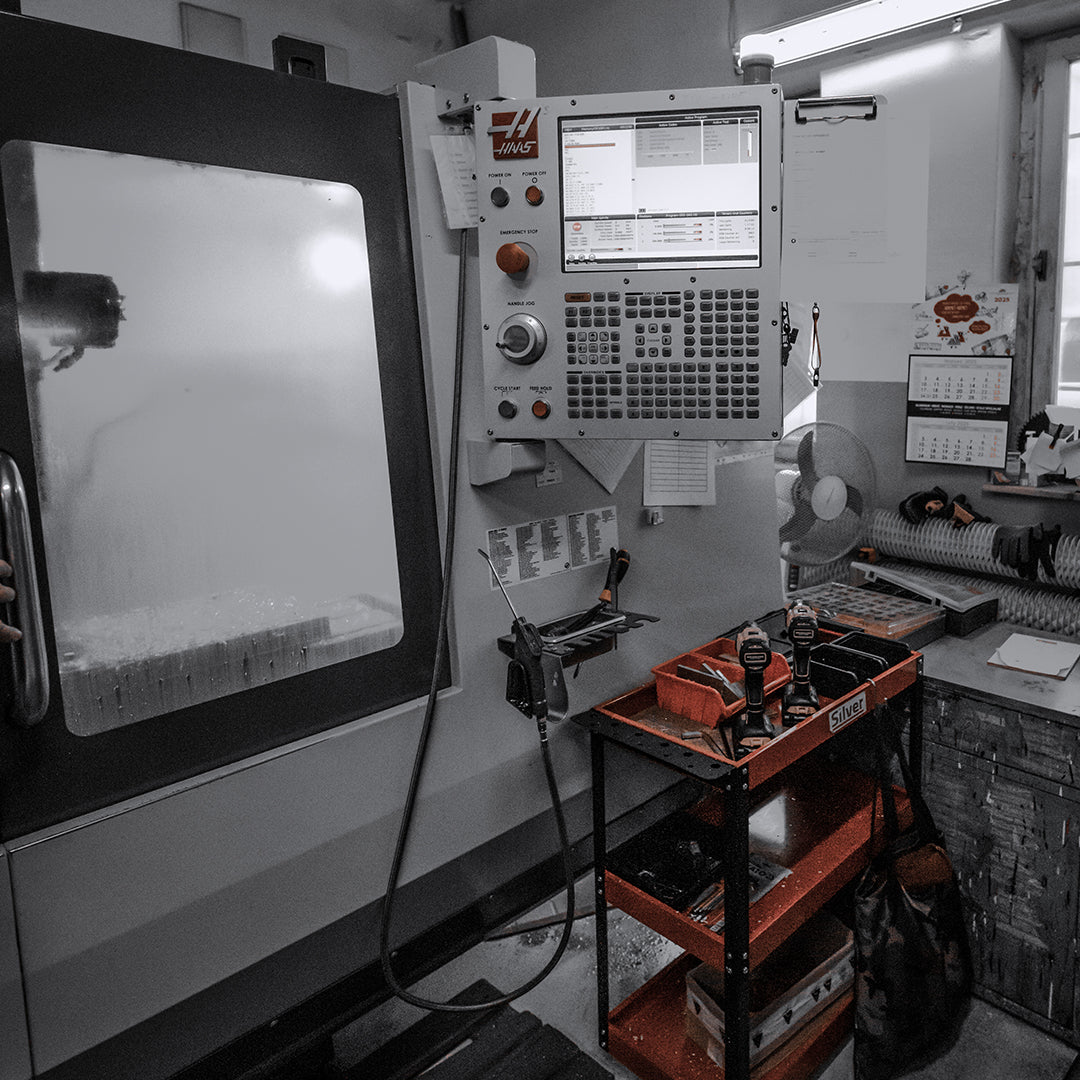 CNC Machining vs. 3D Printing: Alugear's Advanced Manufacturing Approach